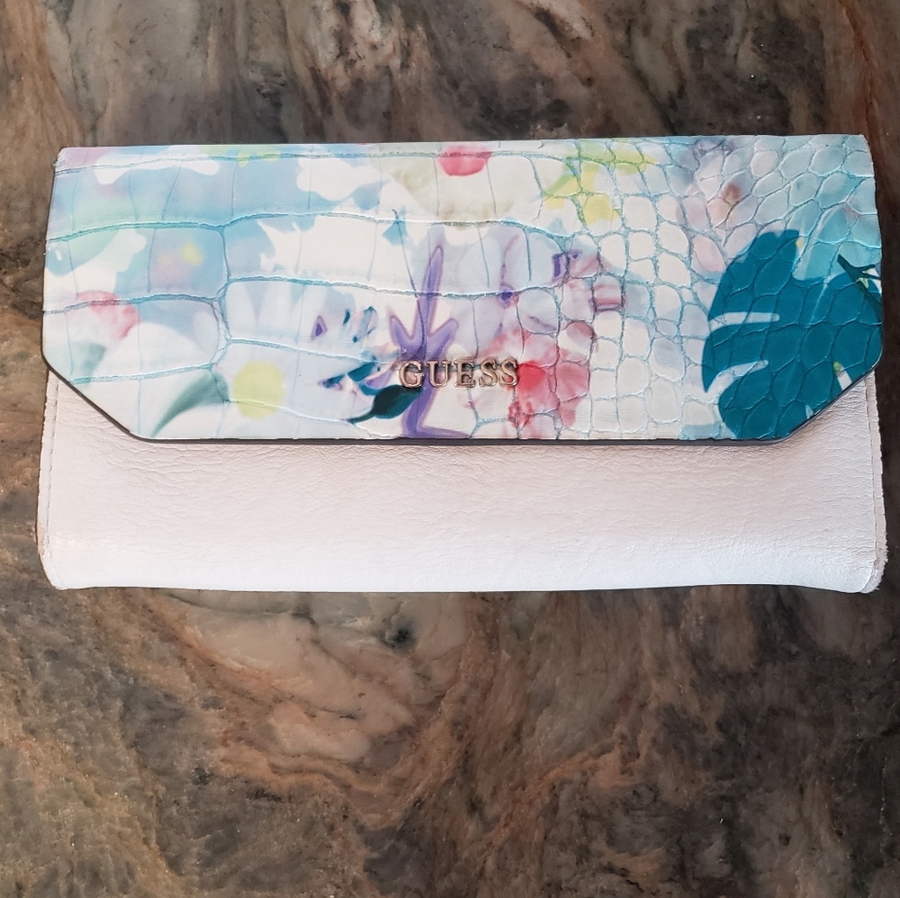 Guess wallet